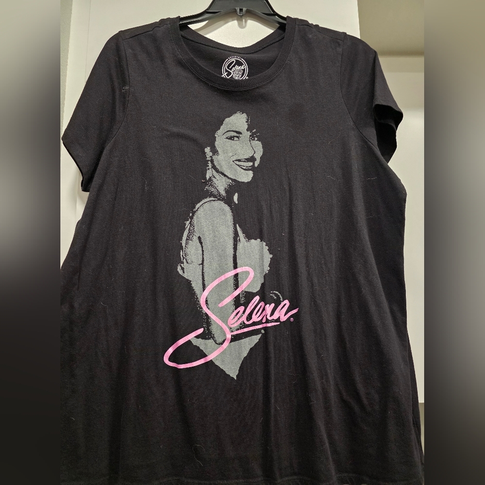 Torrid Black and Pink Short Sleeve Tee